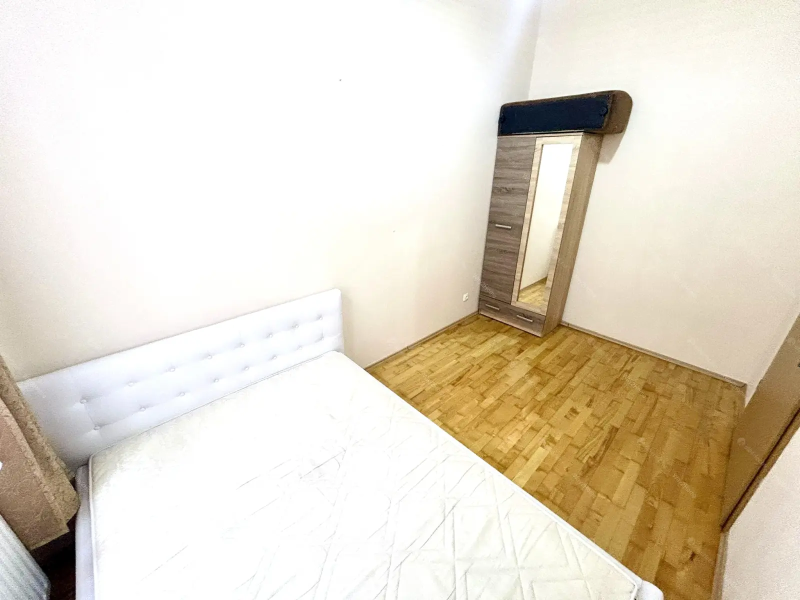 Kiadó albérlet 270000 Ft/hó áron: Budapest, VI. kerület  Vörösmarty utca. Mérete: 65 nm, 3 szobás | Alberlet.hu - 6642215