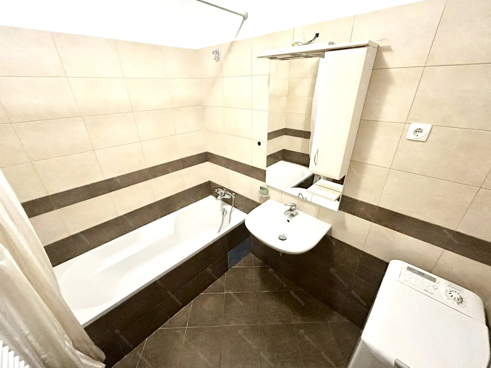 Kiadó albérlet 270000 Ft/hó áron: Budapest, VI. kerület  Vörösmarty utca. Mérete: 65 nm, 3 szobás | Alberlet.hu - 6642216