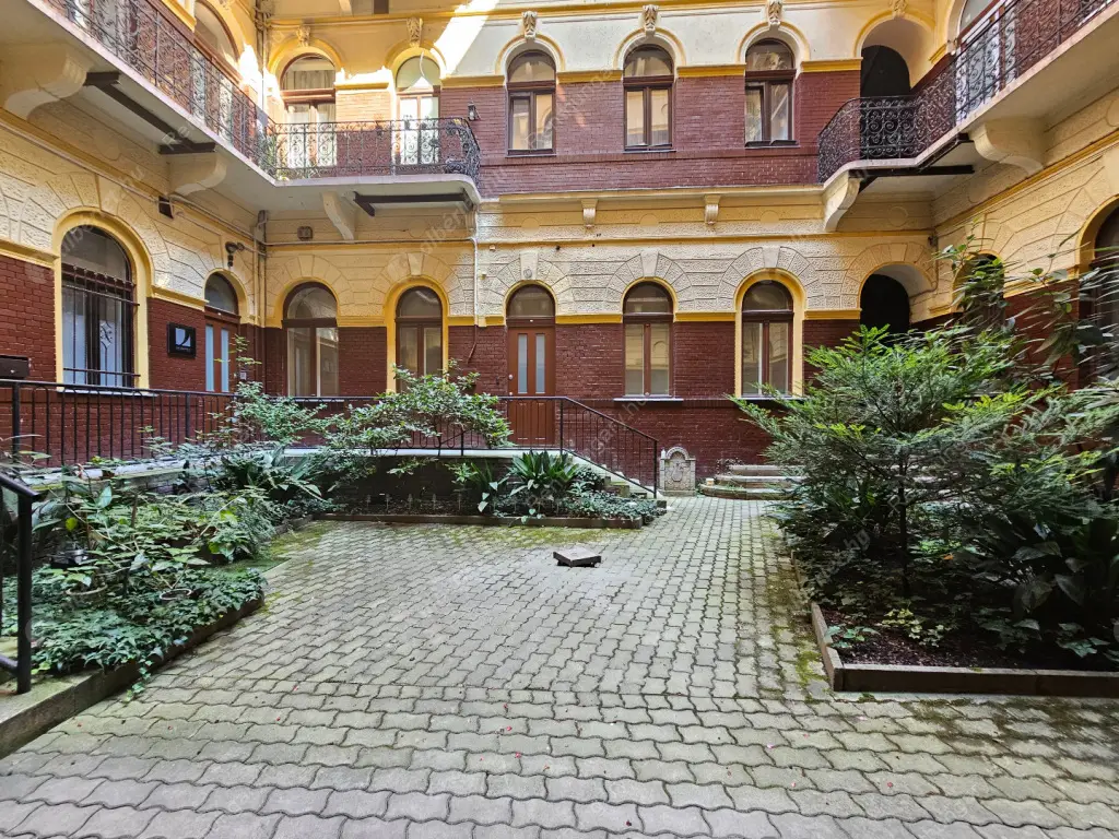 Kiadó albérlet 240000 Ft/hó áron: Budapest, VI. kerület  Vörösmarty utca. Mérete: 69 nm, 2 szobás | Alberlet.hu - 6593140