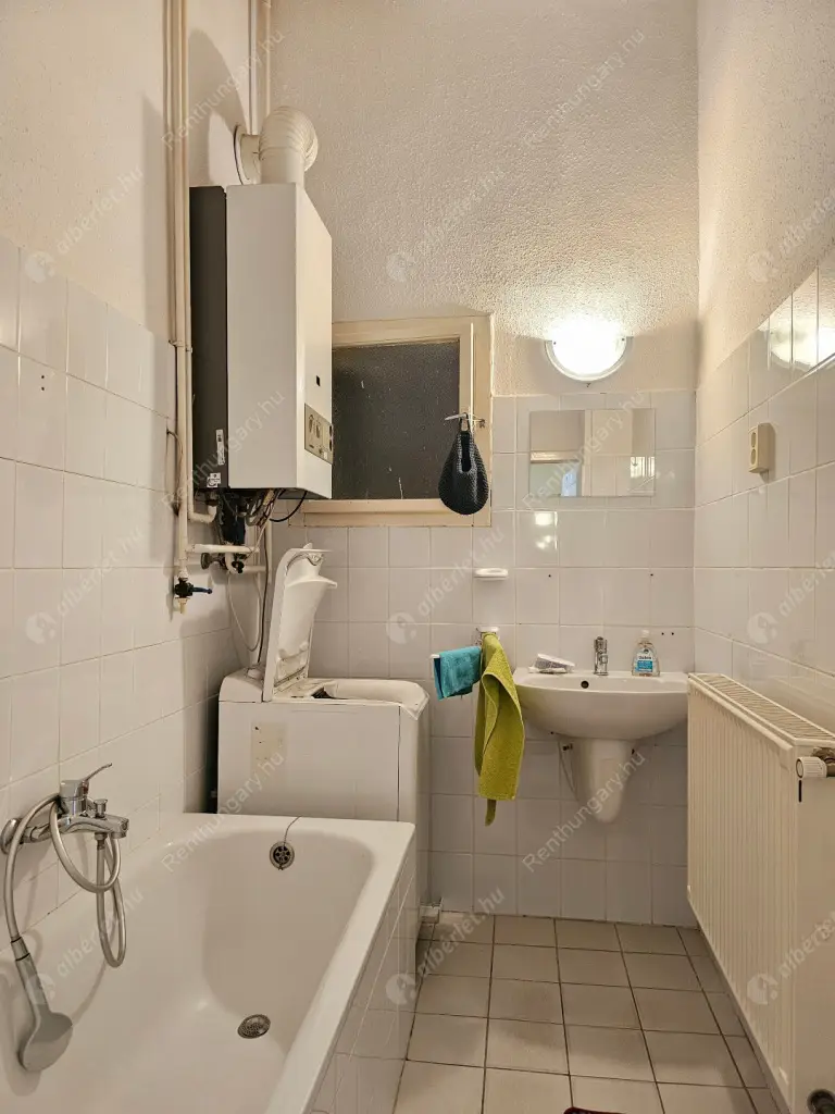 Kiadó albérlet 240000 Ft/hó áron: Budapest, VI. kerület  Vörösmarty utca. Mérete: 69 nm, 2 szobás | Alberlet.hu - 6610966