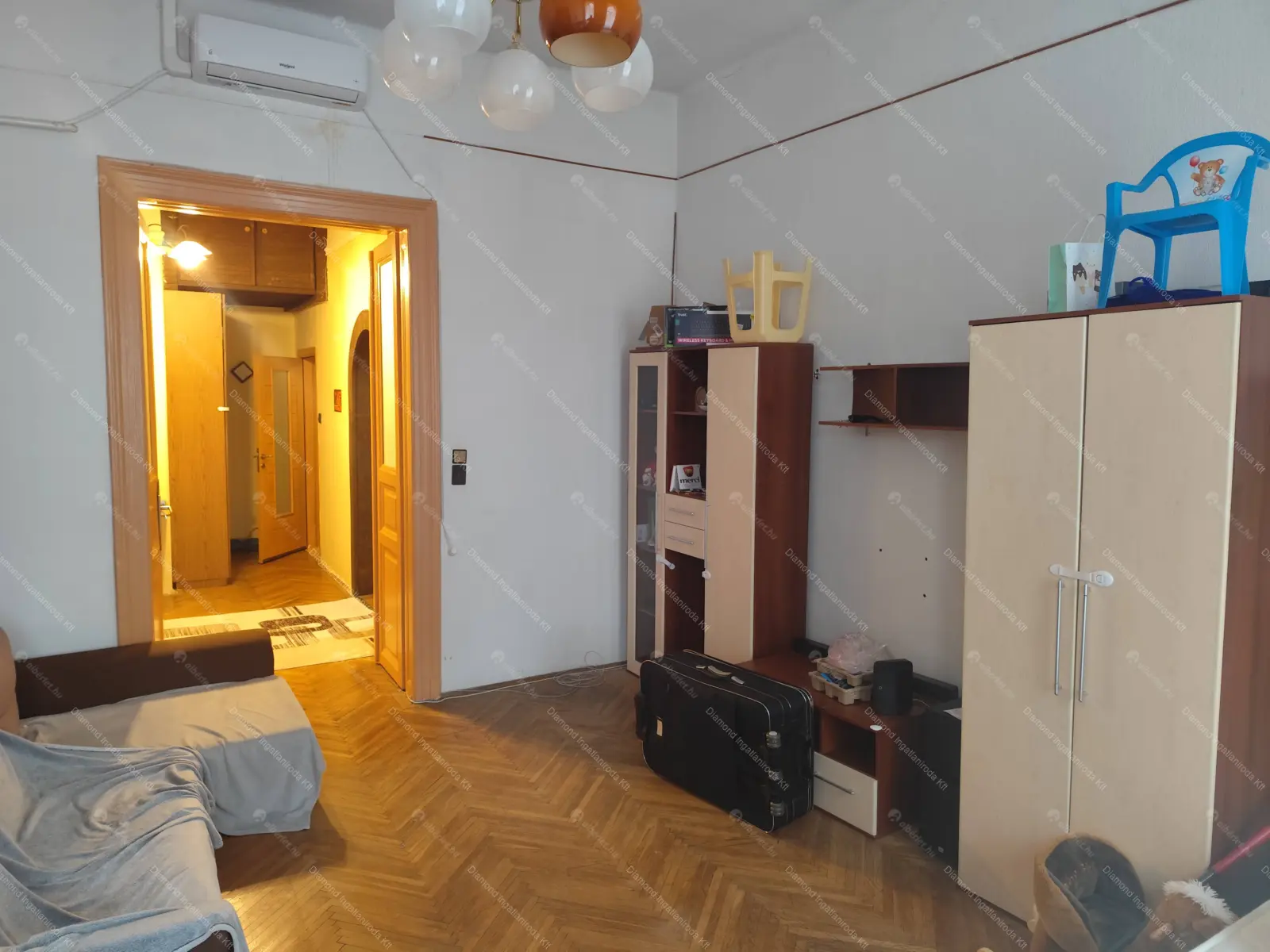 Kiadó albérlet 270000 Ft/hó áron: Budapest, VI. kerület  Vörösmarty utca. Mérete: 70 nm, 2 szobás | Alberlet.hu - 6653861