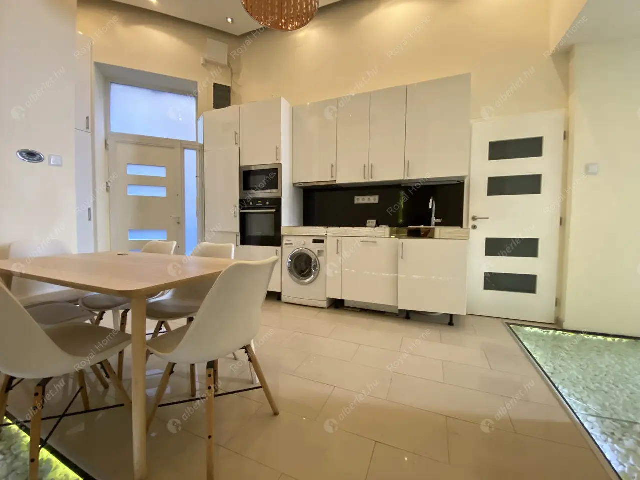 Kiadó albérlet 423000 Ft/hó áron: Budapest, VI. kerület  Vörösmarty utca. Mérete: 70 nm, 3 szobás | Alberlet.hu - 5011513