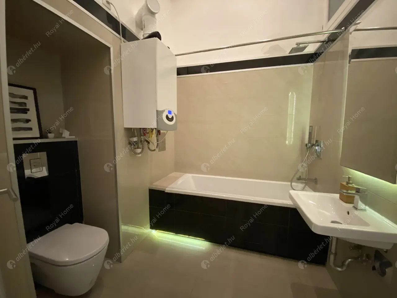 Kiadó albérlet 423000 Ft/hó áron: Budapest, VI. kerület  Vörösmarty utca. Mérete: 70 nm, 3 szobás | Alberlet.hu - 5011514