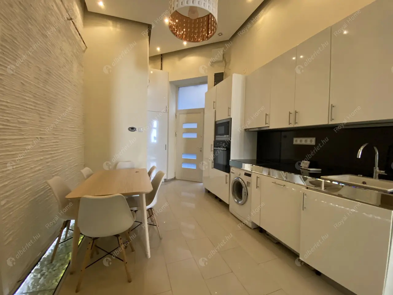 Kiadó albérlet 423000 Ft/hó áron: Budapest, VI. kerület  Vörösmarty utca. Mérete: 70 nm, 3 szobás | Alberlet.hu - 5011530