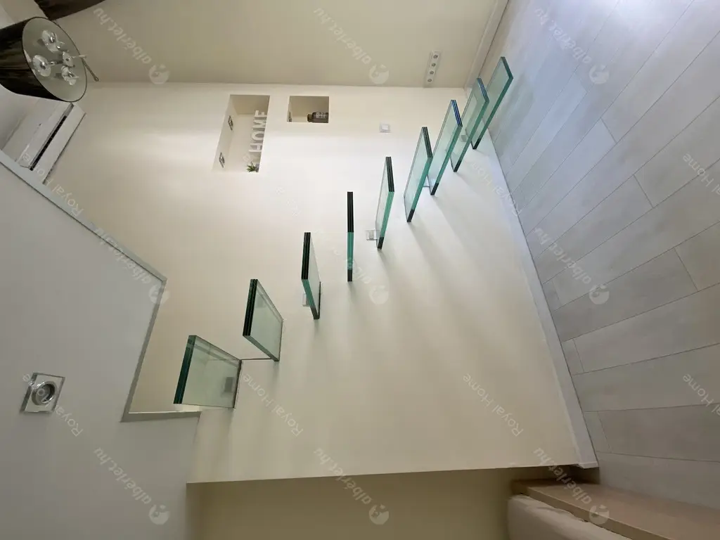 Kiadó albérlet 423000 Ft/hó áron: Budapest, VI. kerület  Vörösmarty utca. Mérete: 70 nm, 3 szobás | Alberlet.hu - 5011537