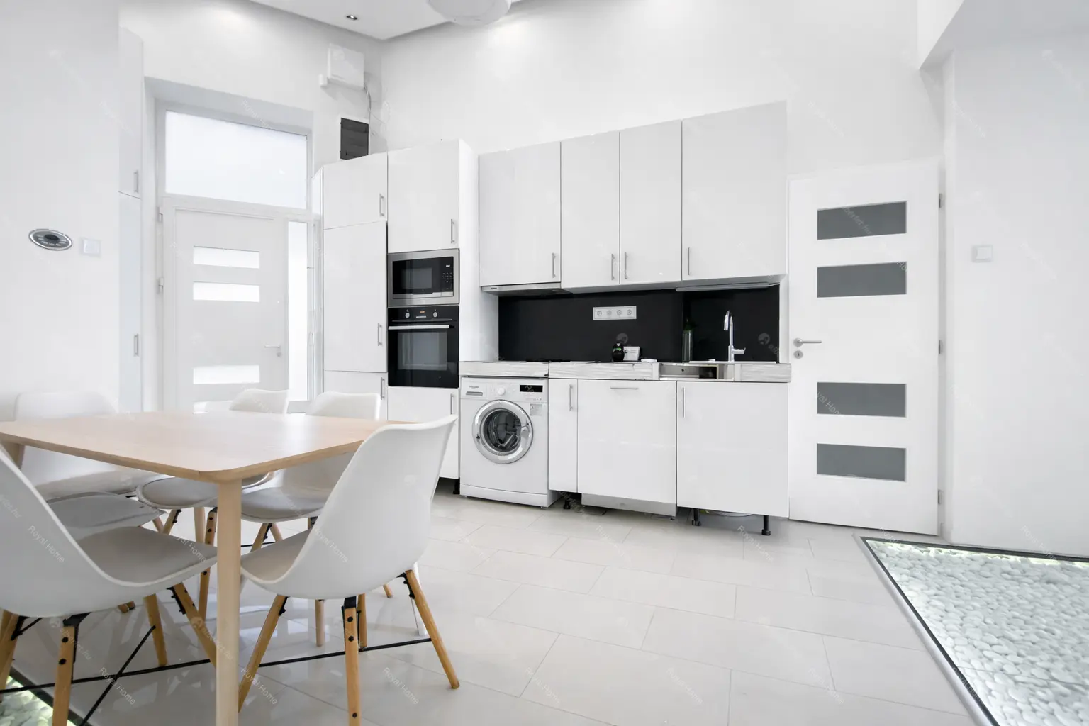 Kiadó albérlet 353000 Ft/hó áron: Budapest, VI. kerület  Vörösmarty utca. Mérete: 70 nm, 3 szobás | Alberlet.hu - 6666420