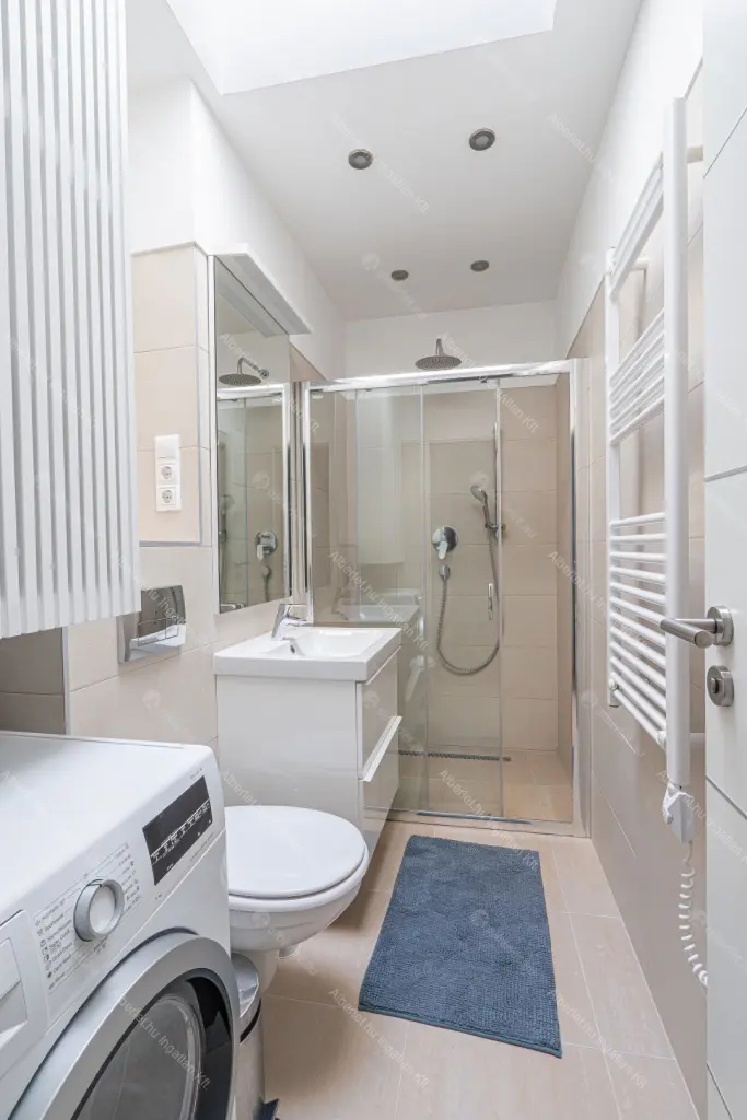 Kiadó albérlet 550000 Ft/hó áron: Budapest, VI. kerület  Vörösmarty utca. Mérete: 73 nm, 3 szobás | Alberlet.hu - 6701978