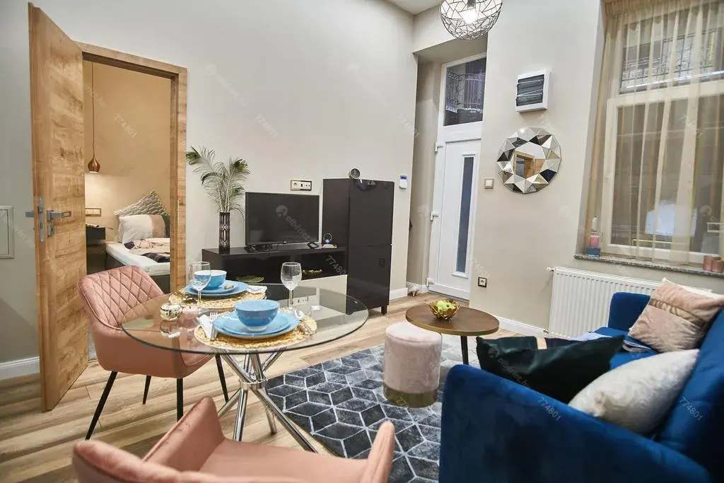 Kiadó albérlet 220000 Ft/hó áron: Budapest, VI. kerület  Weiner Leó utca. Mérete: 30 nm, 1 szobás | Alberlet.hu - 6655951