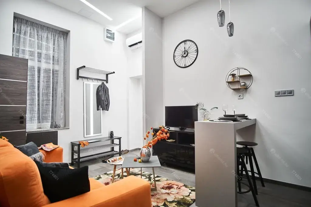 Kiadó albérlet 220000 Ft/hó áron: Budapest, VI. kerület  Weiner Leó utca. Mérete: 30 nm, 1 szobás | Alberlet.hu - 6655953