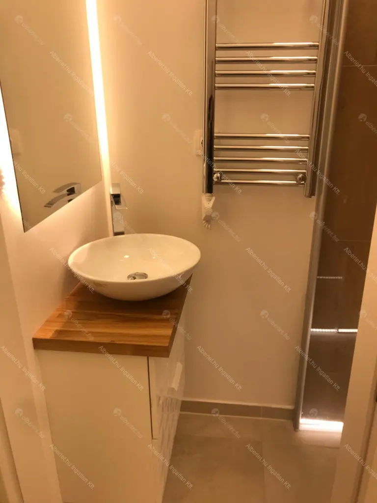 Kiadó albérlet 280000 Ft/hó áron: Budapest, VI. kerület  Weiner Leó utca. Mérete: 35 nm, 1 szobás | Alberlet.hu - 6704478