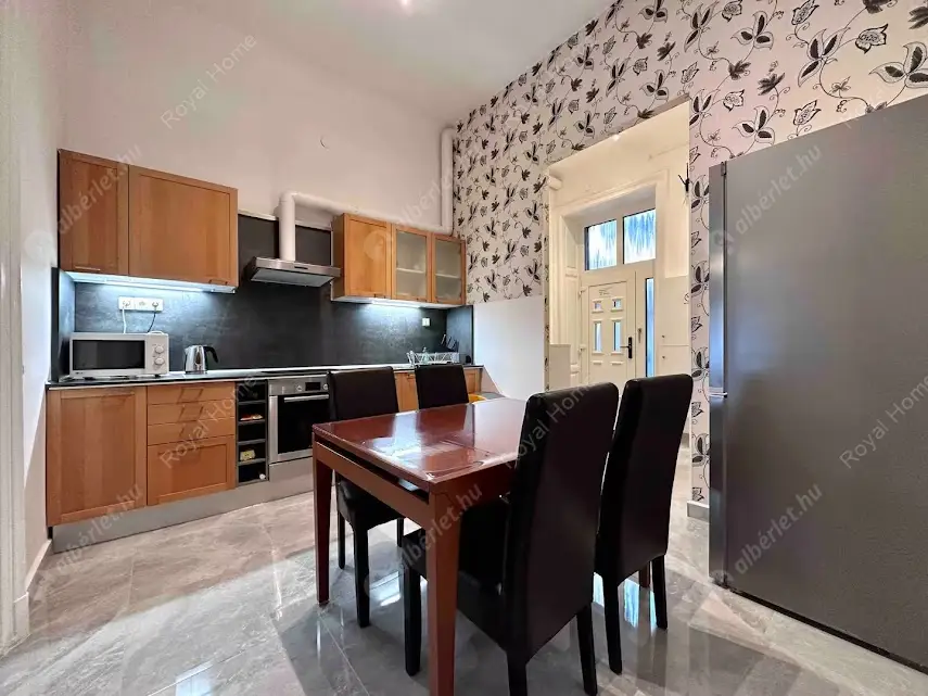 Kiadó albérlet 399000 Ft/hó áron: Budapest, VI. kerület  Weiner Leó utca. Mérete: 80 nm, 4 szobás | Alberlet.hu - 6629229