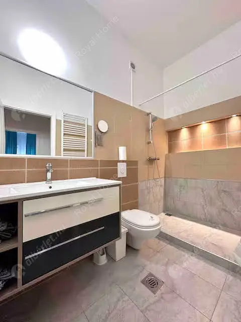 Kiadó albérlet 399000 Ft/hó áron: Budapest, VI. kerület  Weiner Leó utca. Mérete: 80 nm, 4 szobás | Alberlet.hu - 6629232