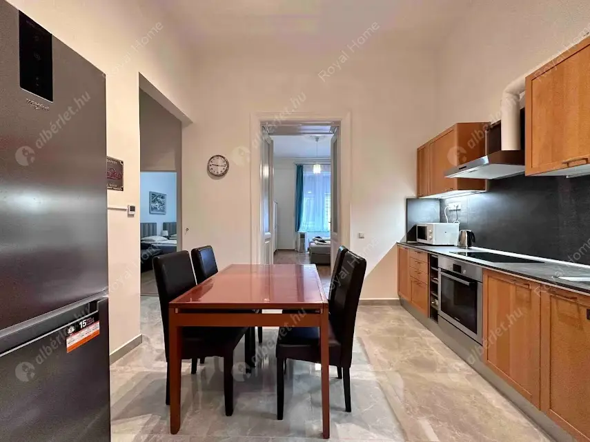 Kiadó albérlet 399000 Ft/hó áron: Budapest, VI. kerület  Weiner Leó utca. Mérete: 80 nm, 4 szobás | Alberlet.hu - 6629234