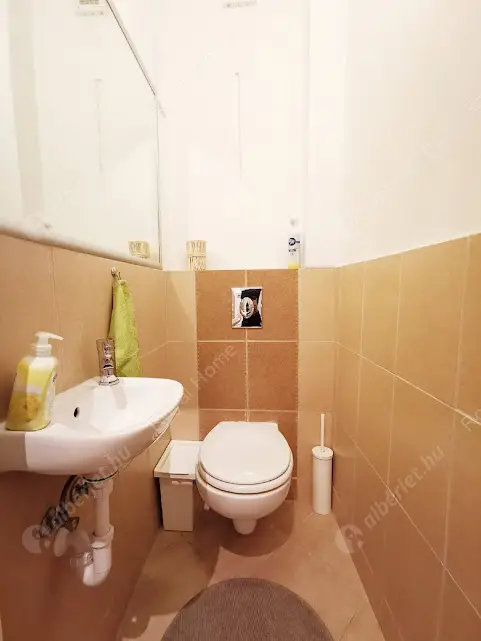 Kiadó albérlet 399000 Ft/hó áron: Budapest, VI. kerület  Weiner Leó utca. Mérete: 80 nm, 4 szobás | Alberlet.hu - 6629241