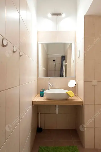 Kiadó albérlet 399000 Ft/hó áron: Budapest, VI. kerület  Weiner Leó utca. Mérete: 80 nm, 4 szobás | Alberlet.hu - 6629242