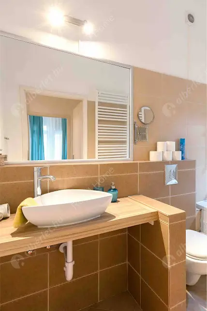 Kiadó albérlet 399000 Ft/hó áron: Budapest, VI. kerület  Weiner Leó utca. Mérete: 80 nm, 4 szobás | Alberlet.hu - 6629245