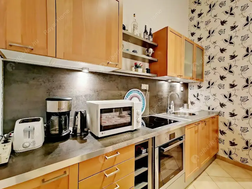 Kiadó albérlet 399000 Ft/hó áron: Budapest, VI. kerület  Weiner Leó utca. Mérete: 80 nm, 4 szobás | Alberlet.hu - 6629248