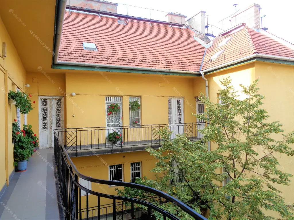 Kiadó albérlet 340000 Ft/hó áron: Budapest, VI. kerület  Weiner Leó utca. Mérete: 86 nm, 3 szobás | Alberlet.hu - 6672346