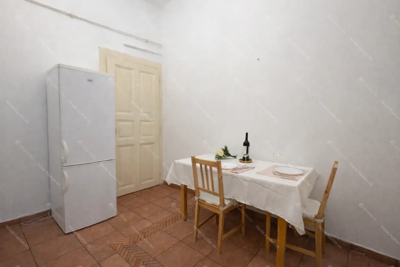 Kiadó albérlet 340000 Ft/hó áron: Budapest, VI. kerület  Weiner Leó utca. Mérete: 86 nm, 3 szobás | Alberlet.hu - 6676959