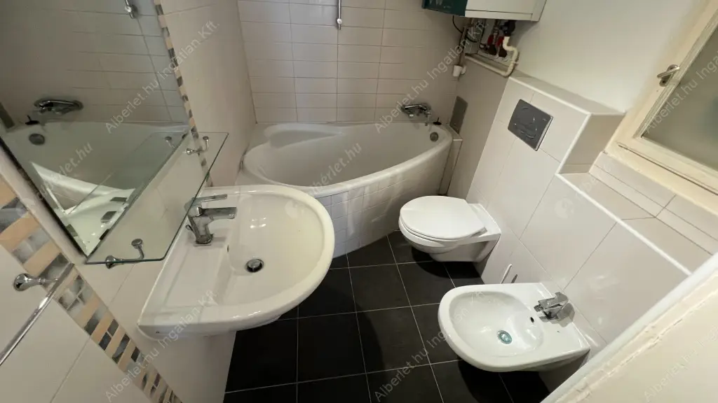 Kiadó albérlet 350000 Ft/hó áron: Budapest, VI. kerület  Weiner Leó utca. Mérete: 90 nm, 4 szobás | Alberlet.hu - 6580914