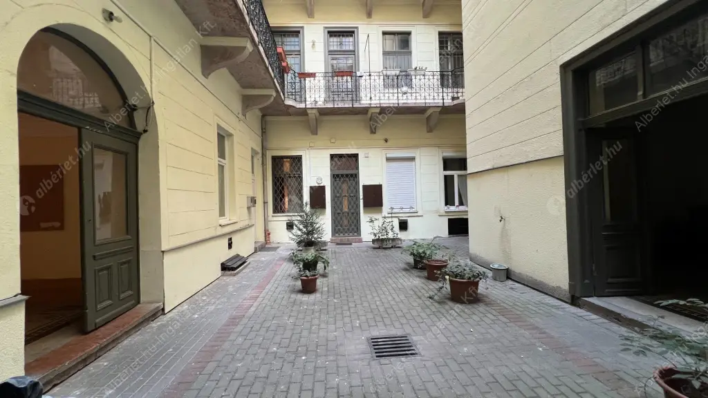 Kiadó albérlet 350000 Ft/hó áron: Budapest, VI. kerület  Weiner Leó utca. Mérete: 90 nm, 4 szobás | Alberlet.hu - 6580916