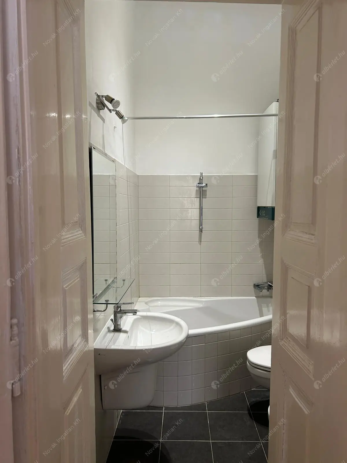 Kiadó albérlet 350000 Ft/hó áron: Budapest, VI. kerület  Weiner Leó utca. Mérete: 90 nm, 4 szobás | Alberlet.hu - 6574778