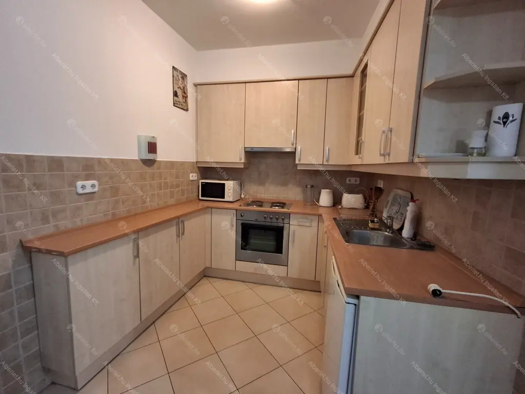 Kiadó albérlet 195000 Ft/hó áron: Budapest, VI. kerület  Zichy Jenő utca. Mérete: 32 nm, 1 szobás | Alberlet.hu - 6652706