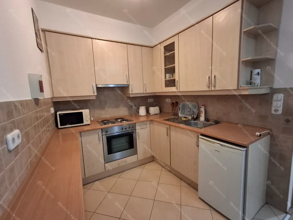 Kiadó albérlet 195000 Ft/hó áron: Budapest, VI. kerület  Zichy Jenő utca. Mérete: 32 nm, 1 szobás | Alberlet.hu - 6652707