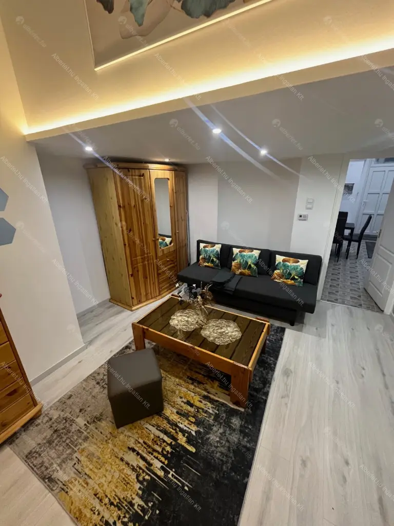 Kiadó albérlet 240000 Ft/hó áron: Budapest, VI. kerület  Zichy Jenő utca. Mérete: 33 nm, 1 szobás | Alberlet.hu - 6667435