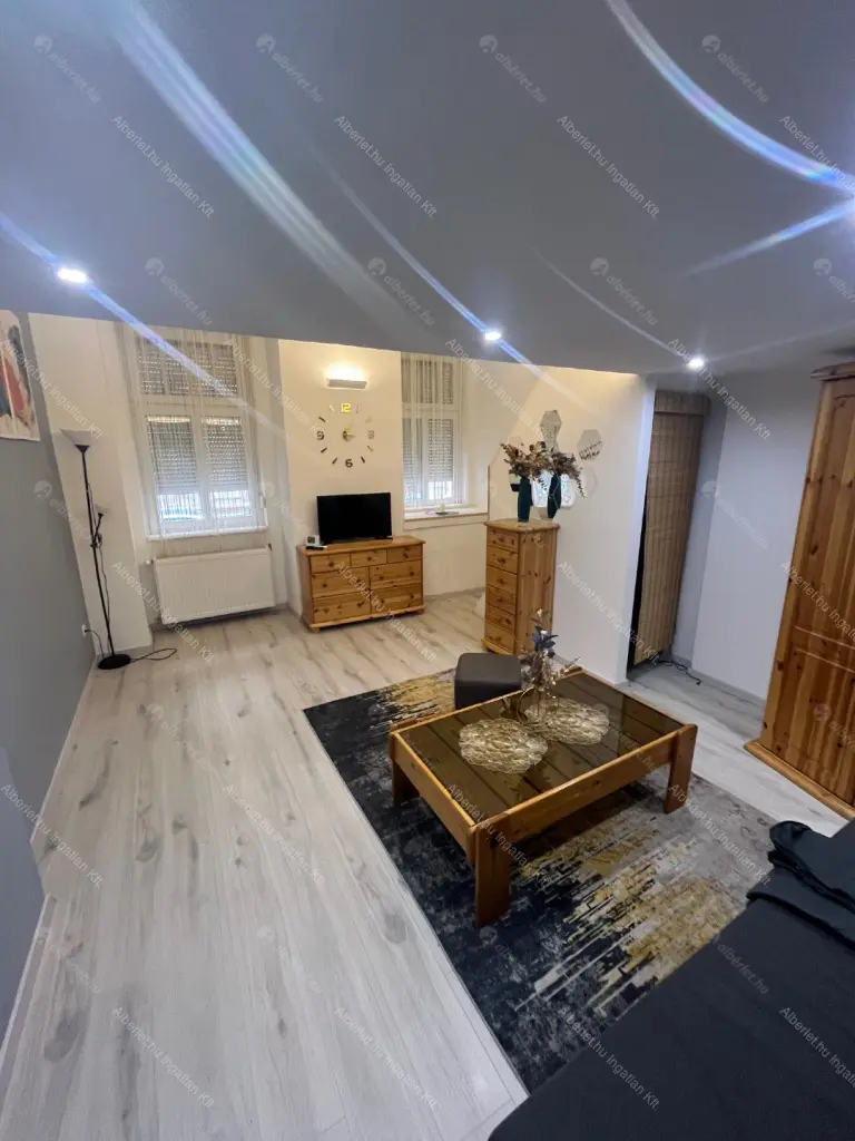 Kiadó albérlet 240000 Ft/hó áron: Budapest, VI. kerület  Zichy Jenő utca. Mérete: 33 nm, 1 szobás | Alberlet.hu - 6667439