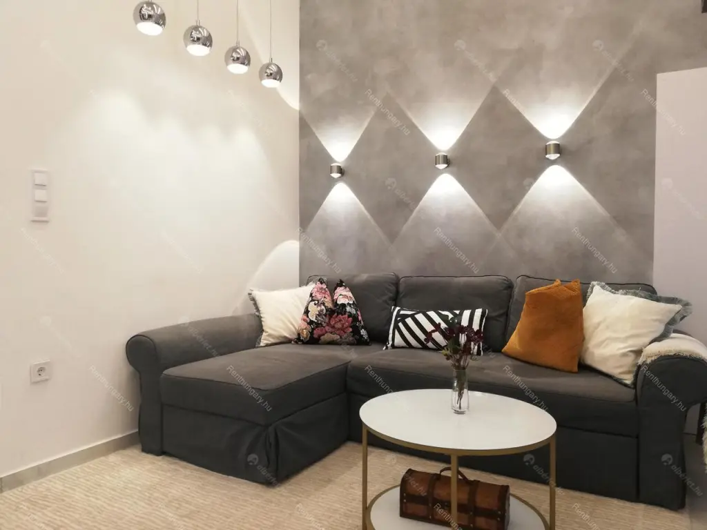 Kiadó albérlet 250000 Ft/hó áron: Budapest, VI. kerület  Zichy Jenő utca. Mérete: 34 nm, 2 szobás | Alberlet.hu - 6669205