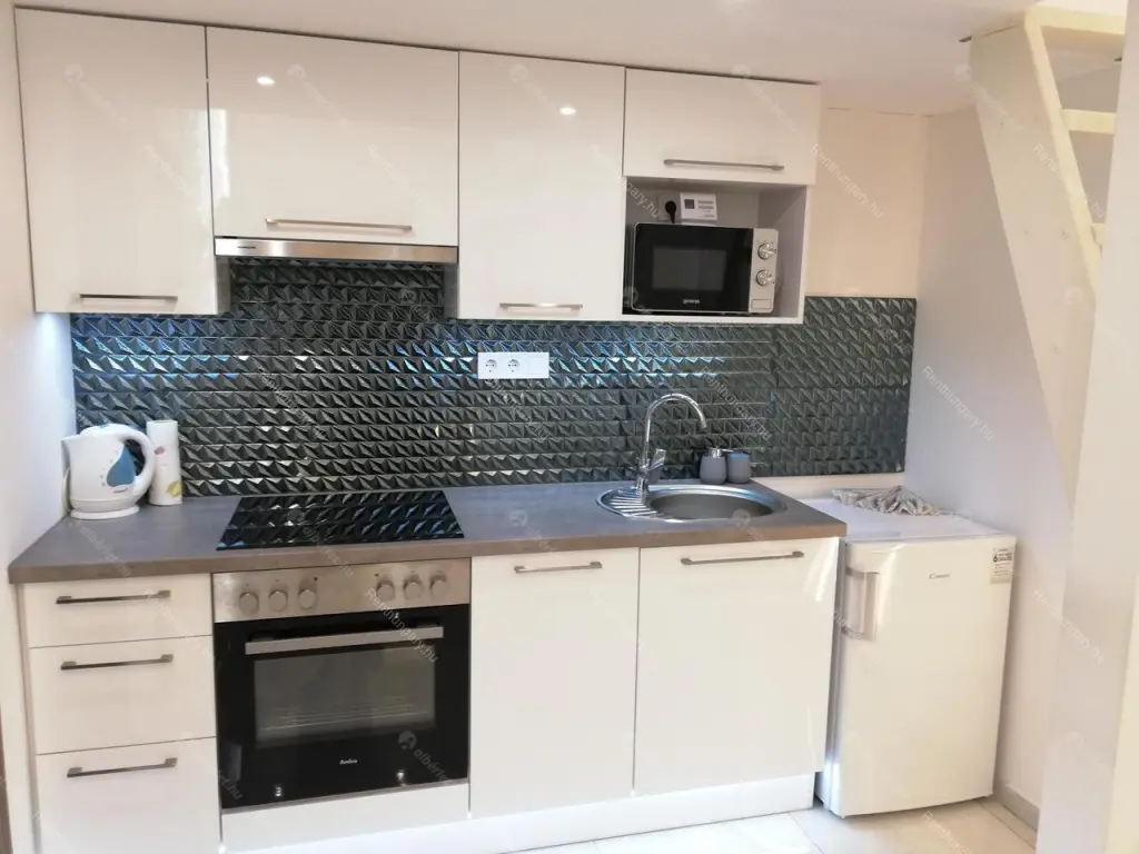 Kiadó albérlet 250000 Ft/hó áron: Budapest, VI. kerület  Zichy Jenő utca. Mérete: 34 nm, 2 szobás | Alberlet.hu - 6669206