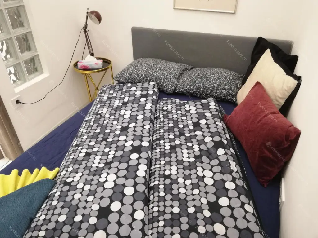 Kiadó albérlet 250000 Ft/hó áron: Budapest, VI. kerület  Zichy Jenő utca. Mérete: 34 nm, 2 szobás | Alberlet.hu - 6669211