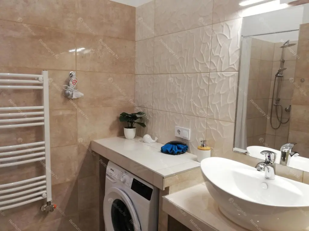 Kiadó albérlet 250000 Ft/hó áron: Budapest, VI. kerület  Zichy Jenő utca. Mérete: 34 nm, 2 szobás | Alberlet.hu - 6669223