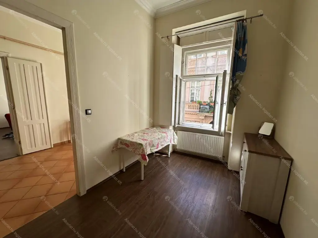 Kiadó albérlet 278000 Ft/hó áron: Budapest, VI. kerület  Zichy Jenő utca. Mérete: 65 nm, 3 szobás | Alberlet.hu - 6698037