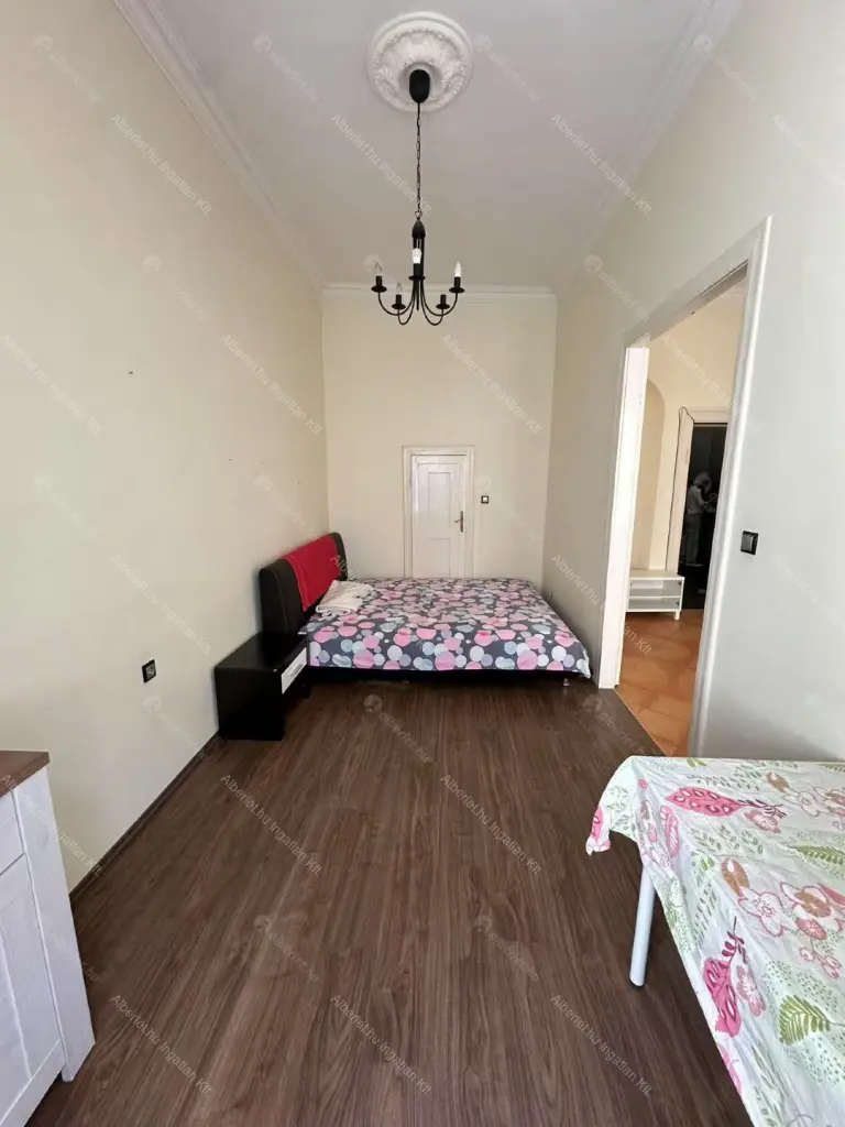 Kiadó albérlet 278000 Ft/hó áron: Budapest, VI. kerület  Zichy Jenő utca. Mérete: 65 nm, 3 szobás | Alberlet.hu - 6698038