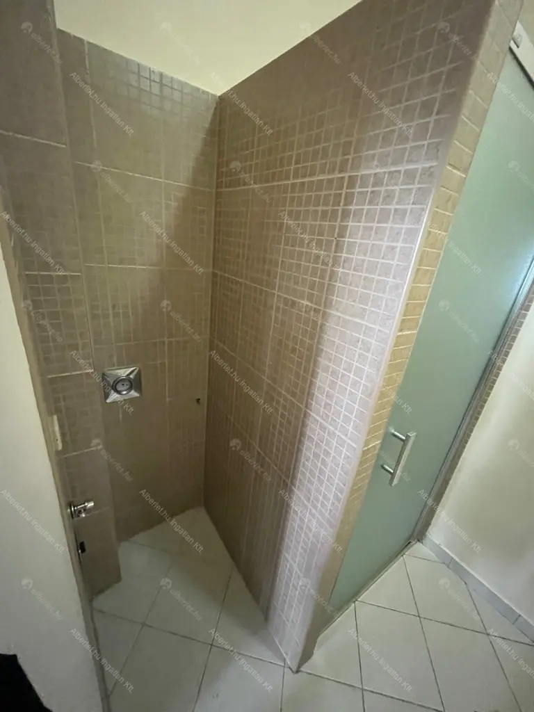 Kiadó albérlet 278000 Ft/hó áron: Budapest, VI. kerület  Zichy Jenő utca. Mérete: 65 nm, 3 szobás | Alberlet.hu - 6698040