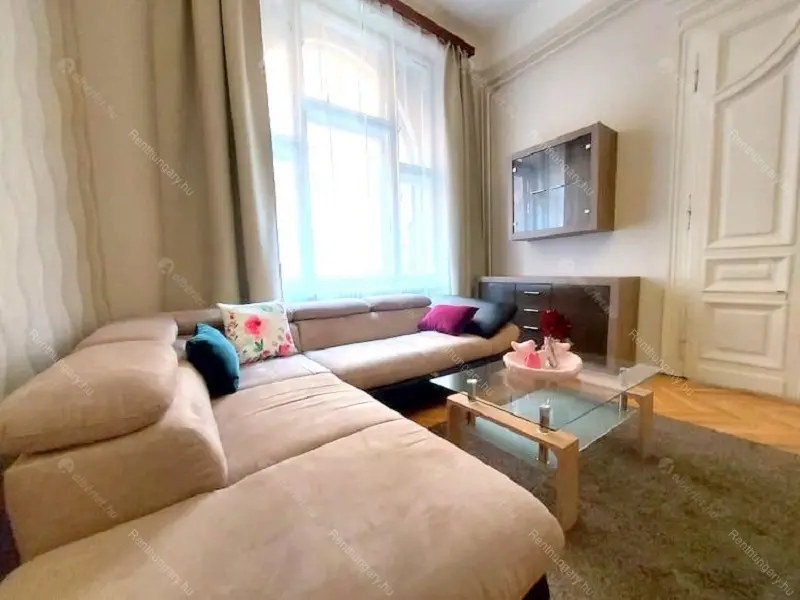 Kiadó albérlet 270000 Ft/hó áron: Budapest, VI. kerület  Zichy Jenő utca. Mérete: 77 nm, 2 szobás | Alberlet.hu - 6669252