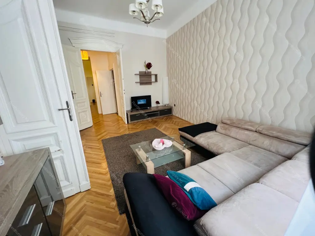 Kiadó albérlet 270000 Ft/hó áron: Budapest, VI. kerület  Zichy Jenő utca. Mérete: 77 nm, 2 szobás | Alberlet.hu - 6669260