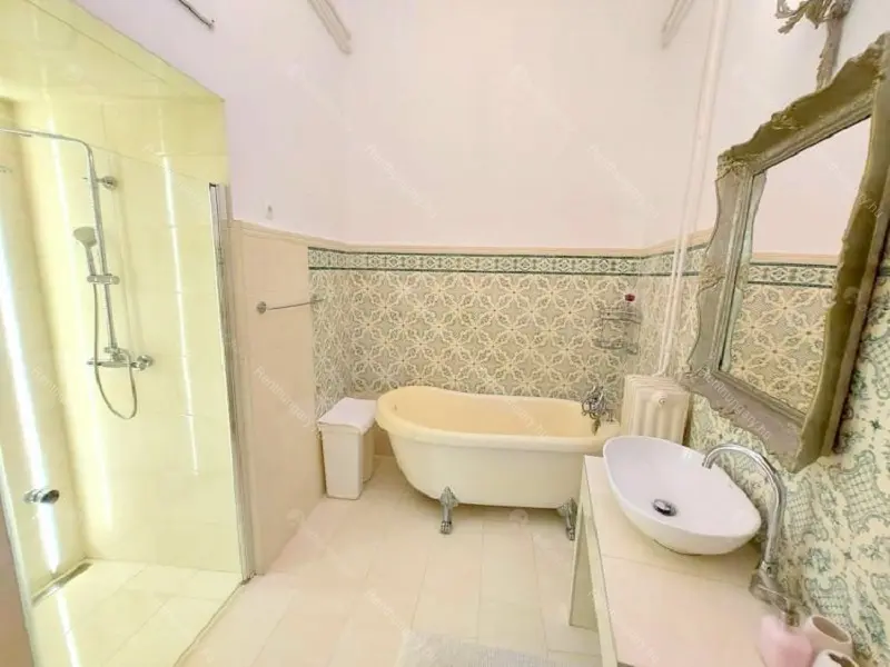 Kiadó albérlet 270000 Ft/hó áron: Budapest, VI. kerület  Zichy Jenő utca. Mérete: 77 nm, 2 szobás | Alberlet.hu - 6669271