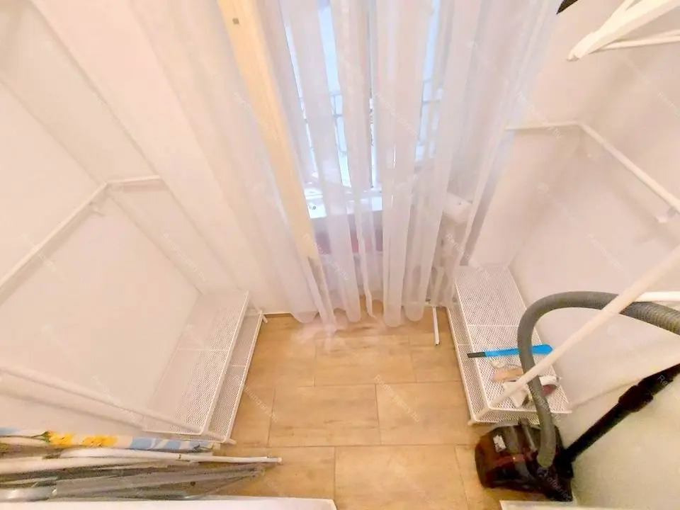 Kiadó albérlet 270000 Ft/hó áron: Budapest, VI. kerület  Zichy Jenő utca. Mérete: 77 nm, 2 szobás | Alberlet.hu - 6669274