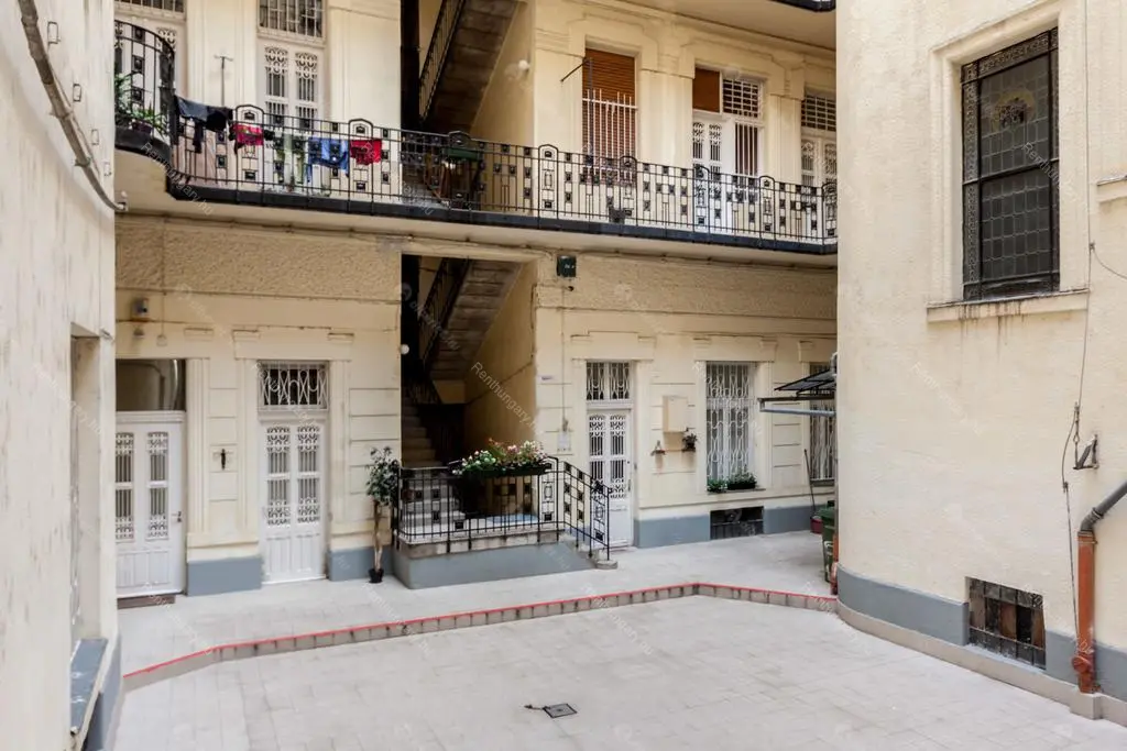 Kiadó albérlet 270000 Ft/hó áron: Budapest, VI. kerület  Zichy Jenő utca. Mérete: 77 nm, 2 szobás | Alberlet.hu - 6669275