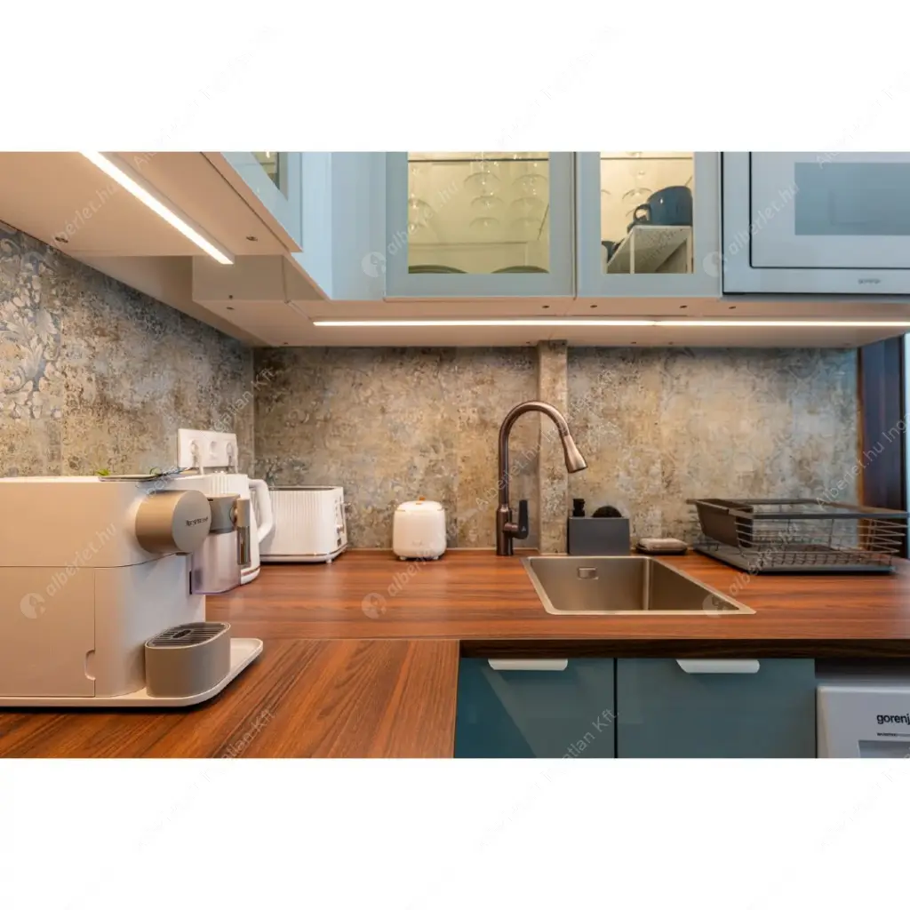 Kiadó albérlet 350000 Ft/hó áron: Budapest, VII. kerület  Akácfa utca. Mérete: 40 nm, 2 szobás | Alberlet.hu - 6573141