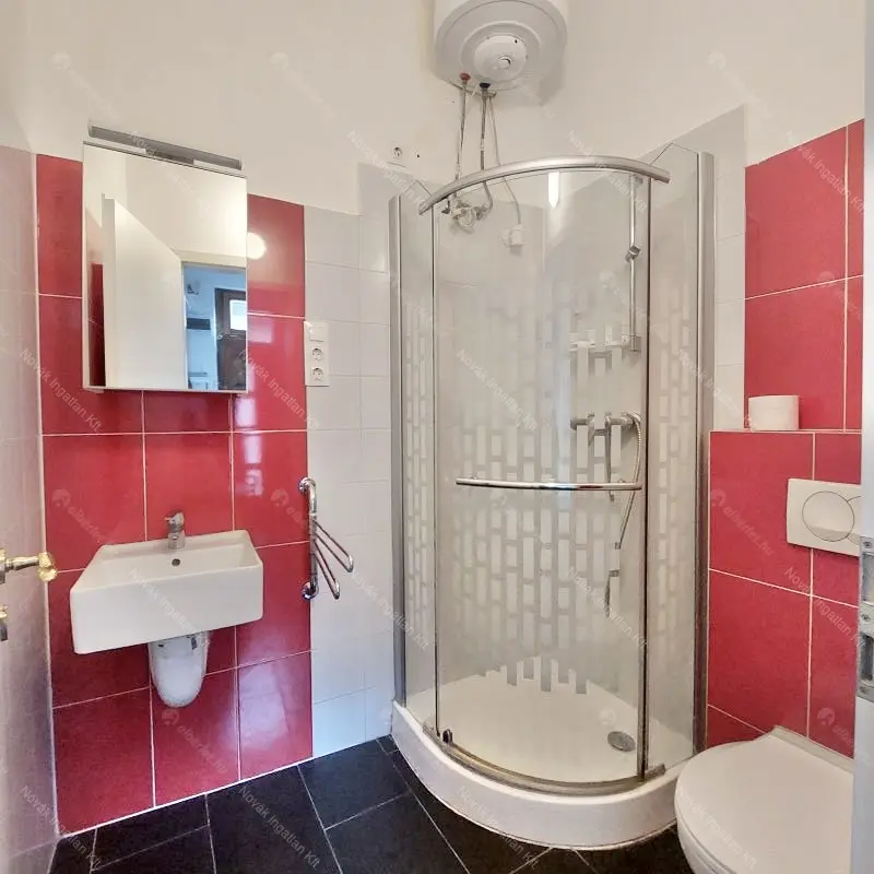 Kiadó albérlet 210000 Ft/hó áron: Budapest, VII. kerület  Akácfa utca. Mérete: 40 nm, 1 szobás | Alberlet.hu - 6693412