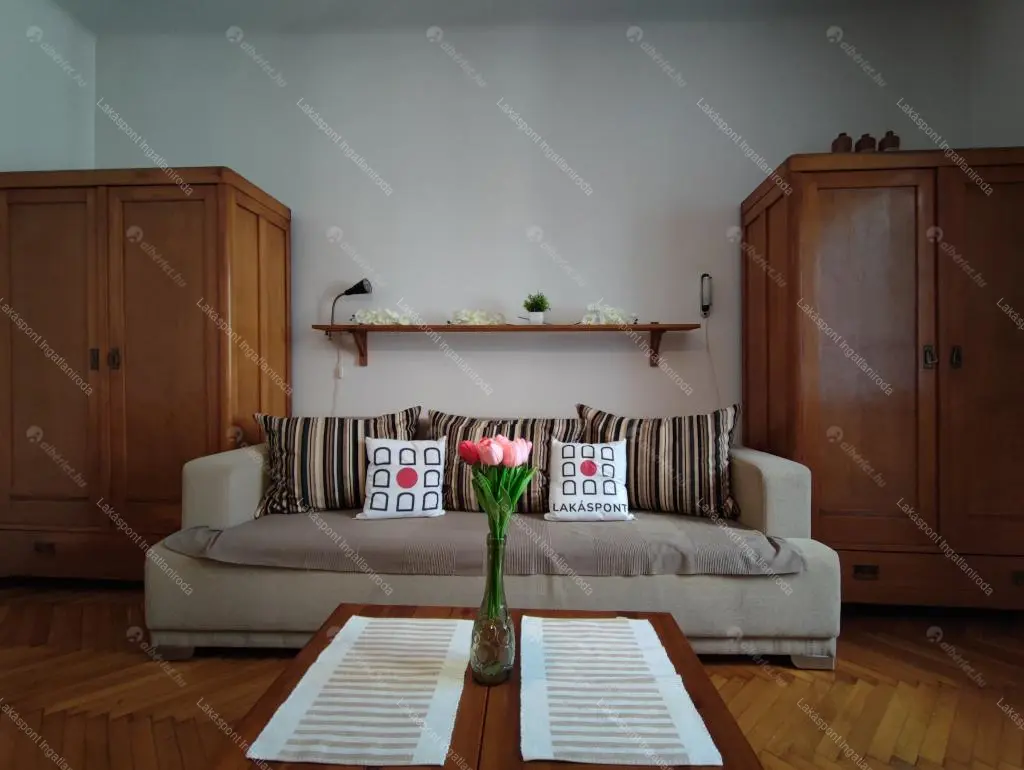 Kiadó albérlet 220000 Ft/hó áron: Budapest, VII. kerület  Akácfa utca. Mérete: 44 nm, 2 szobás | Alberlet.hu - 6701518