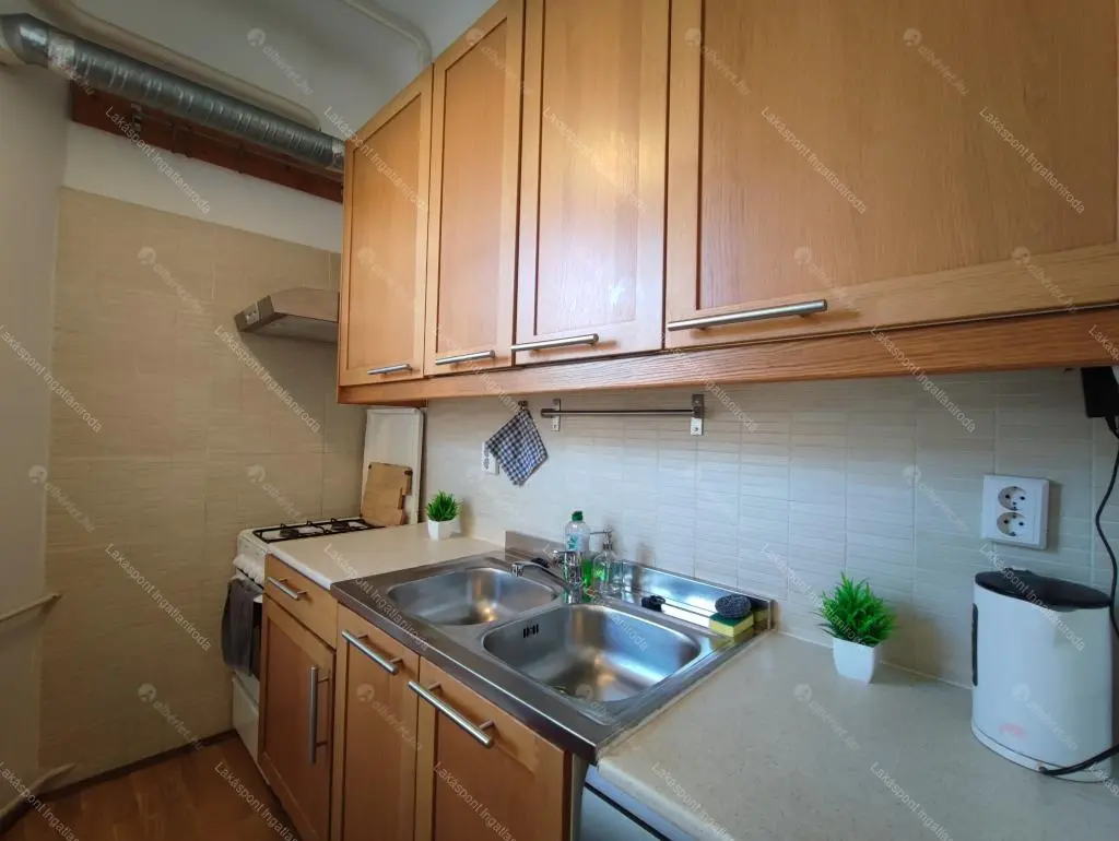 Kiadó albérlet 220000 Ft/hó áron: Budapest, VII. kerület  Akácfa utca. Mérete: 44 nm, 2 szobás | Alberlet.hu - 6701523