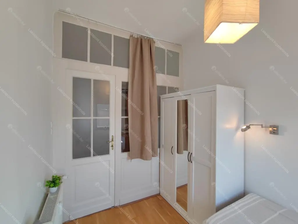 Kiadó albérlet 220000 Ft/hó áron: Budapest, VII. kerület  Akácfa utca. Mérete: 44 nm, 2 szobás | Alberlet.hu - 6701527