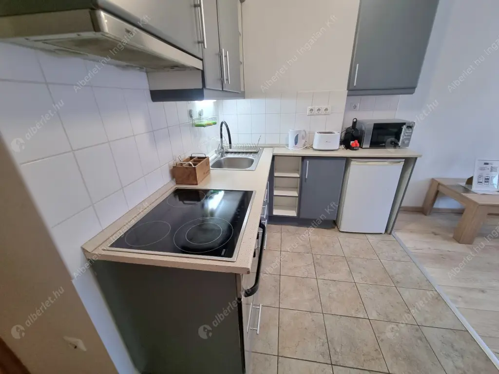 Kiadó albérlet 250000 Ft/hó áron: Budapest, VII. kerület  Akácfa utca. Mérete: 48 nm, 2 szobás | Alberlet.hu - 6583845