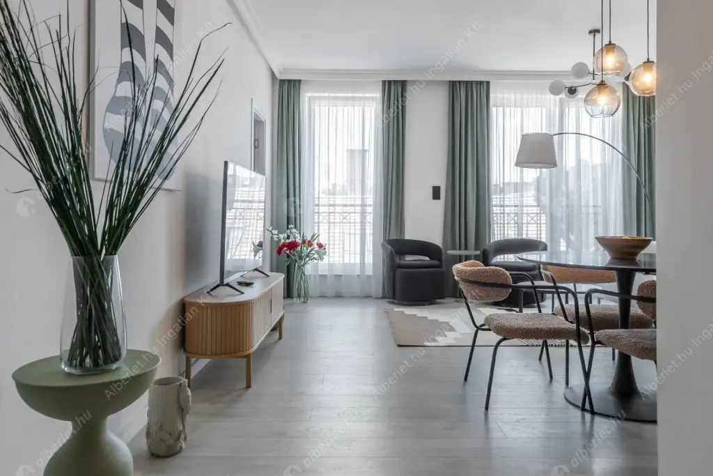 Kiadó albérlet 613000 Ft/hó áron: Budapest, VII. kerület  Akácfa utca. Mérete: 79 nm, 3 szobás | Alberlet.hu - 6554300