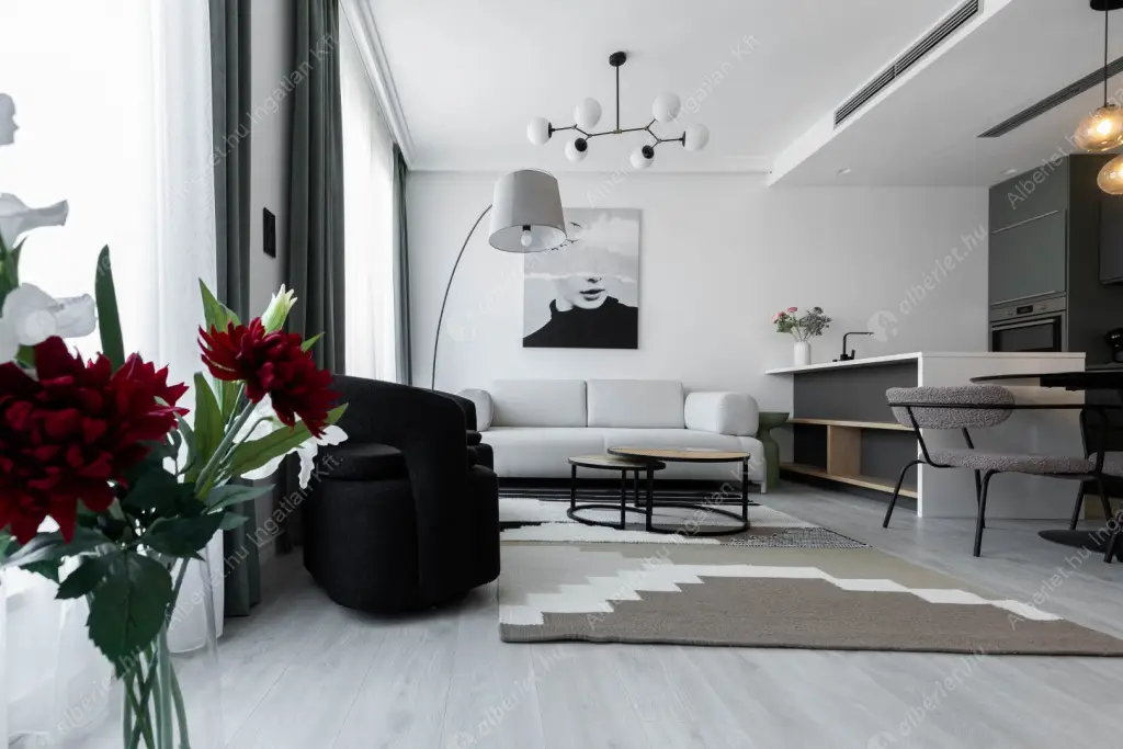 Kiadó albérlet 613000 Ft/hó áron: Budapest, VII. kerület  Akácfa utca. Mérete: 79 nm, 3 szobás | Alberlet.hu - 6554307